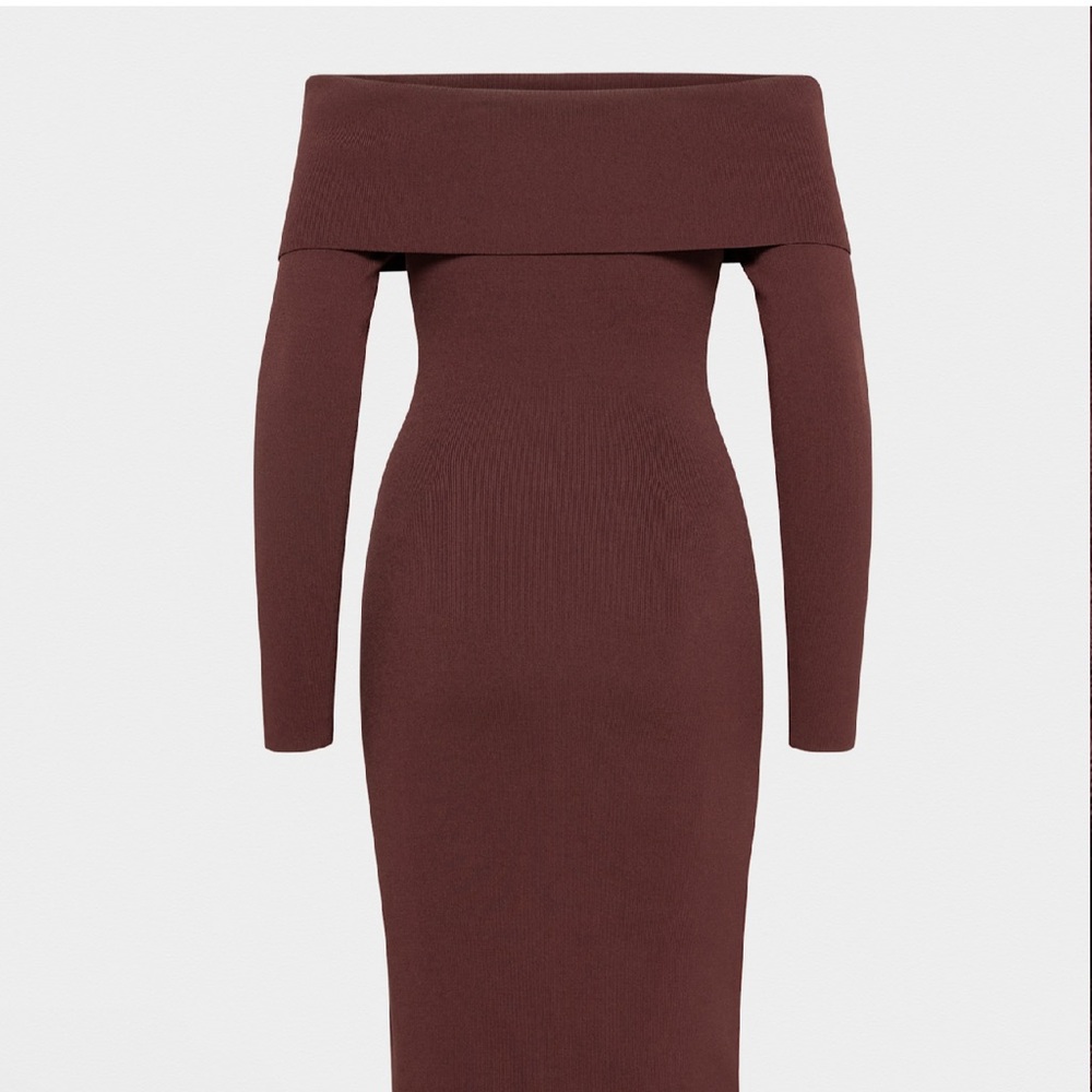 Aritzia Babaton sculpt knit Off-Shoulder Rich Maroon Dress XS